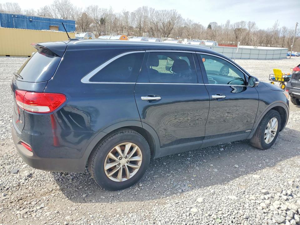 47350286 :رقم المزاد ، 5XYPGDA38HG263093 vin ، 2017 Kia Sorento مزاد بيع