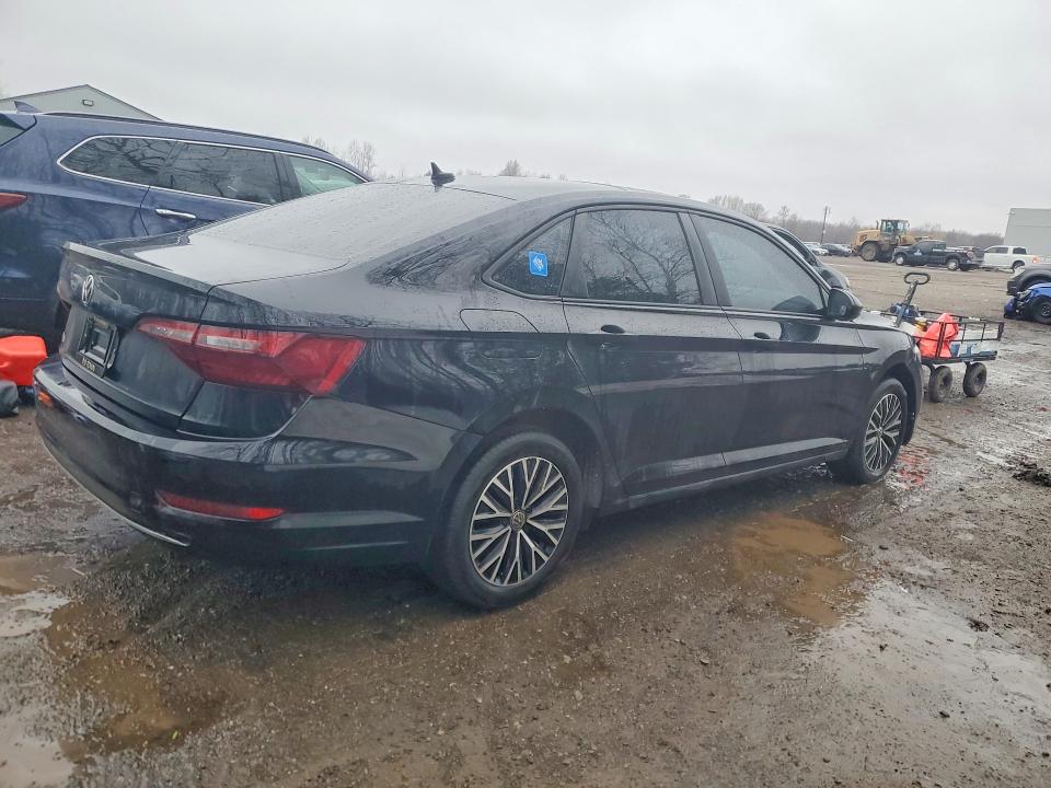 79843025 :رقم المزاد ، 3VWE57BU7MM040866 vin ، 2021 Volkswagen Jetta Highline 1.4 T مزاد بيع
