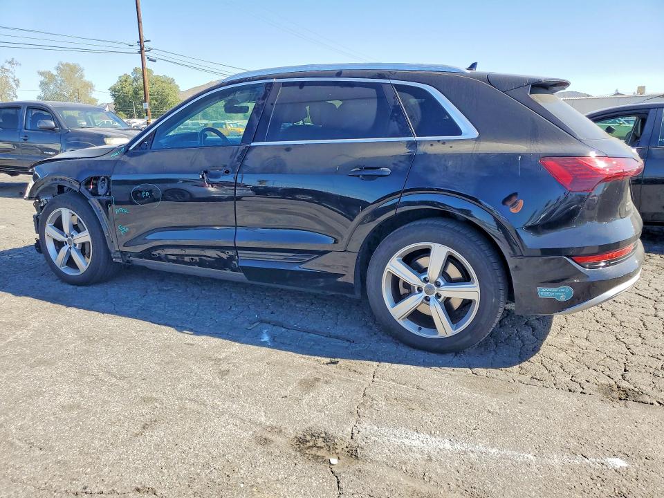 46636236 :رقم المزاد ، WA1LAAGE9KB008892 vin ، 2019 Audi E-tron مزاد بيع