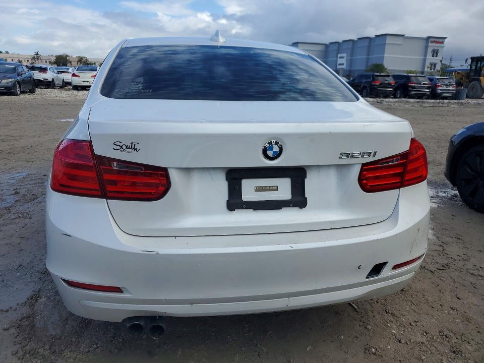 47068646 :رقم المزاد ، WBA3A5G52DNP25100 vin ، 2013 Bmw 328 مزاد بيع