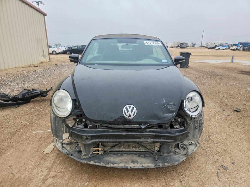41772066 :رقم المزاد ، 3VW517AT9FM814672 vin ، 2015 Volkswagen Beetle مزاد بيع