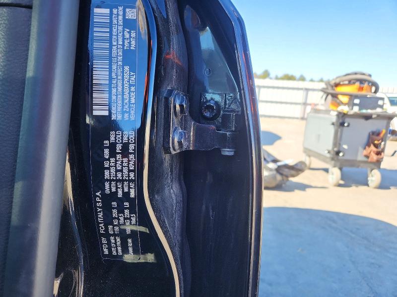 41771426 :رقم المزاد ، ZACNJBABXKPK85296 vin ، 2019 Jeep Renegade مزاد بيع