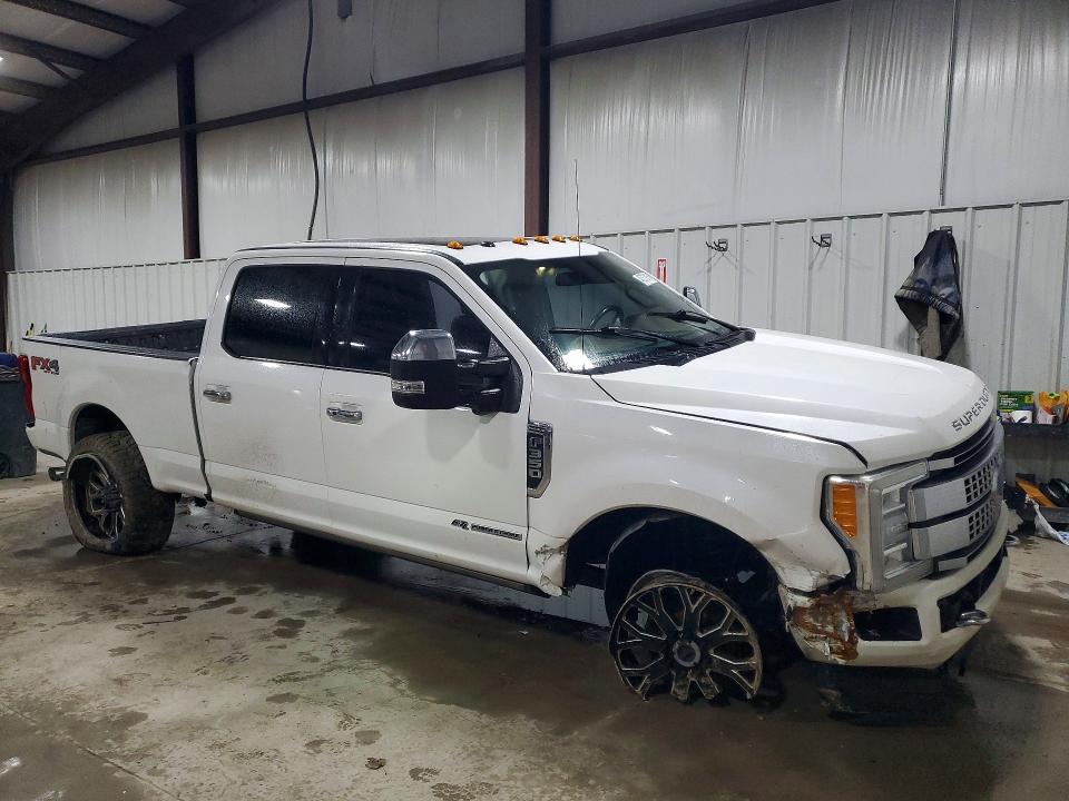 46373816 :رقم المزاد ، 1FT8W3BT6JEB63931 vin ، 2018 Ford F350 مزاد بيع