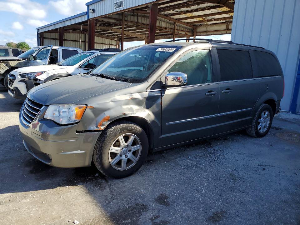 2010 Chrysler Town & Country მანქანა იყიდება აუქციონზე, vin: 2A4RR5D17AR226681, აუქციონის ნომერი: 79466095