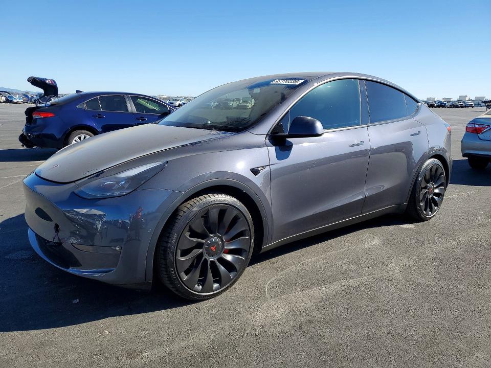 Auction sale of the 2021 Tesla Model Y, vin: 5YJYGDEF3MF197238, lot number: 47110536