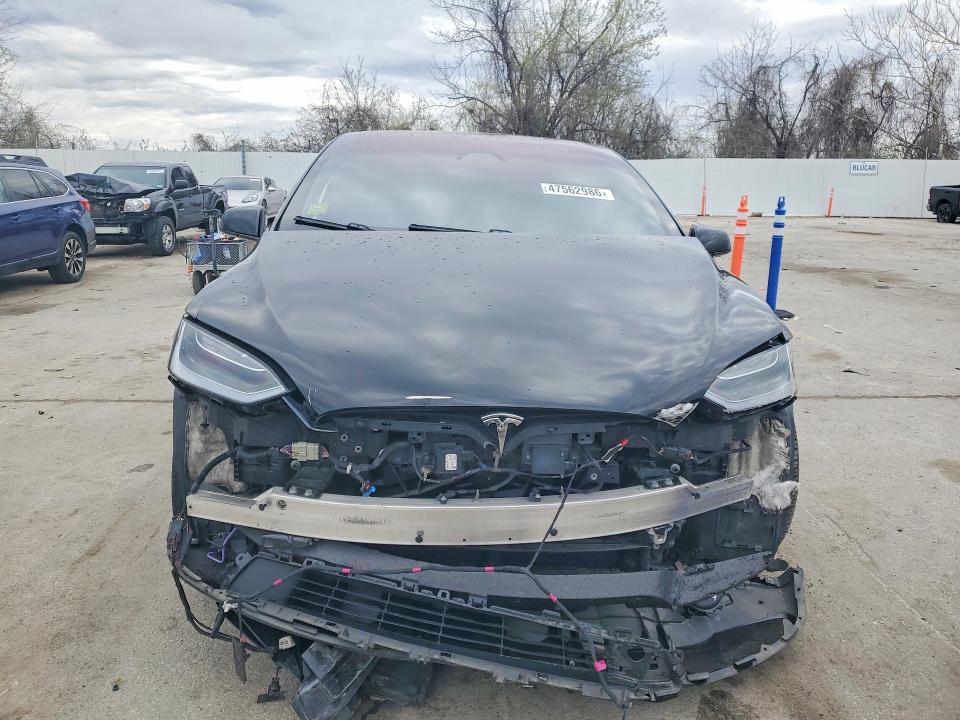 47562986 :رقم المزاد ، 7SAXCAE53NF350881 vin ، 2022 Tesla Model X مزاد بيع