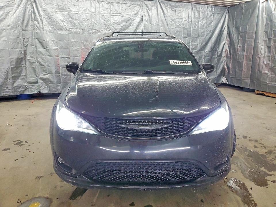 46350646 :رقم المزاد ، 2C4RC1GG2JR333492 vin ، 2018 Chrysler Pacifica مزاد بيع