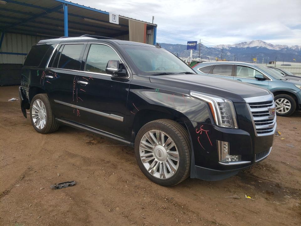 41800696 :رقم المزاد ، 1GYS4DKJ2HR236449 vin ، 2017 Cadillac Escalade مزاد بيع