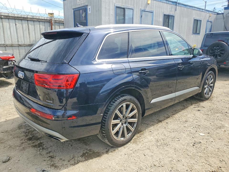 46171196 :رقم المزاد ، WA1LHAF74JD003827 vin ، 2018 Audi Q7 مزاد بيع