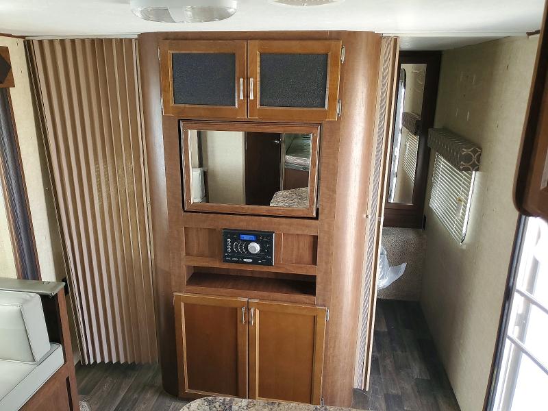 46954126 :رقم المزاد ، 4YDT24B29GN202259 vin ، 2016 Keystone Hideout مزاد بيع