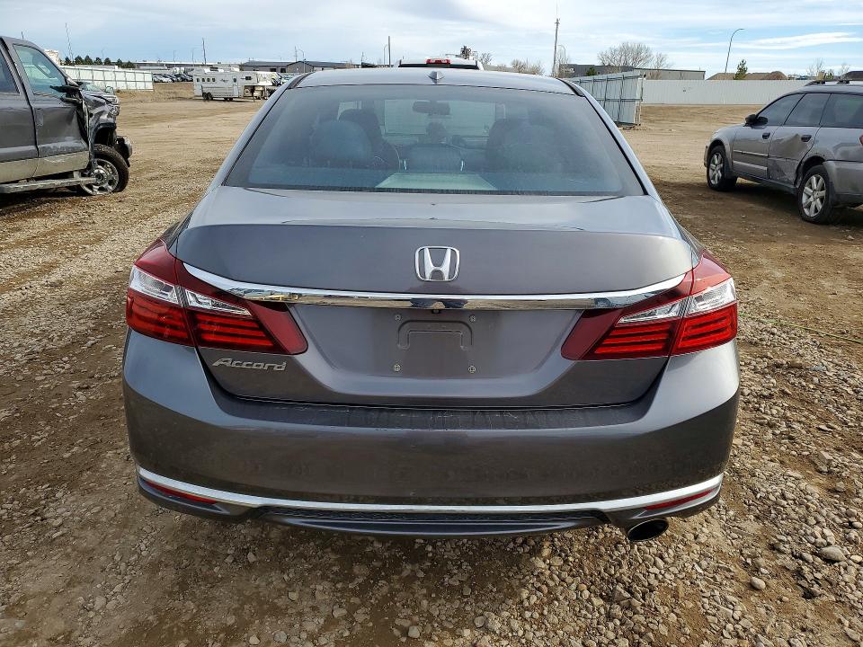 46718166 :رقم المزاد ، 1HGCR2F74HA260198 vin ، 2017 Honda 900f مزاد بيع