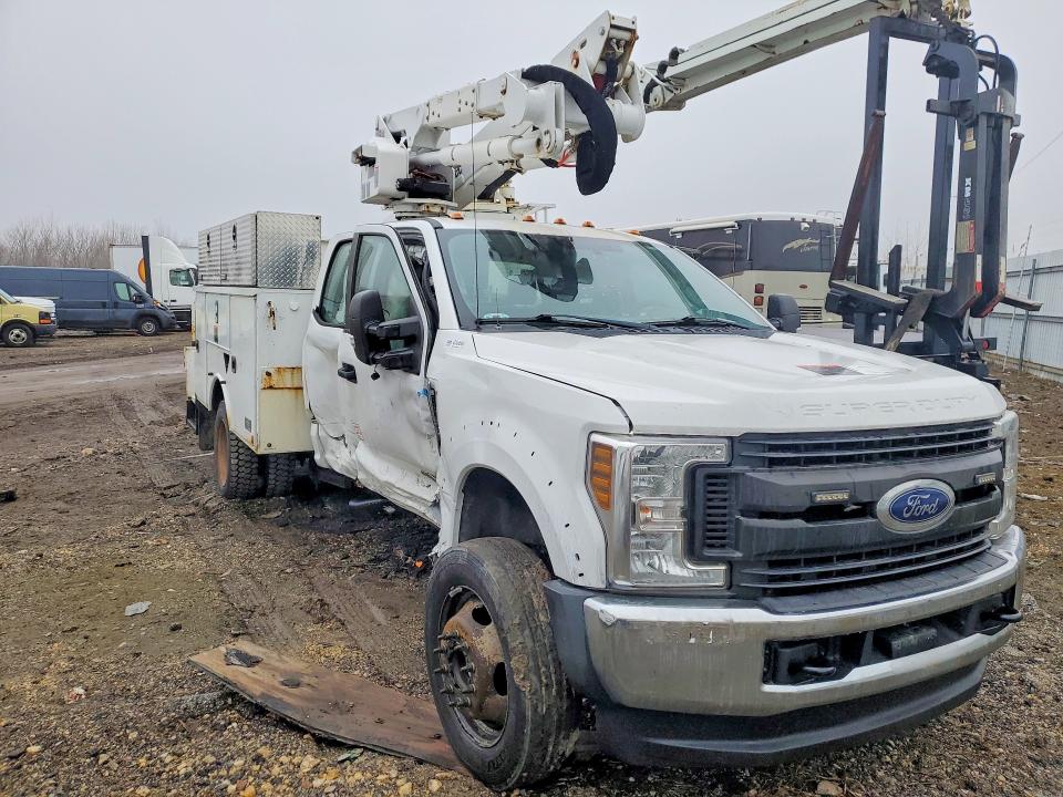 79514585 :رقم المزاد ، 1FD0X5HT1KEF06185 vin ، 2019 Ford F550 مزاد بيع