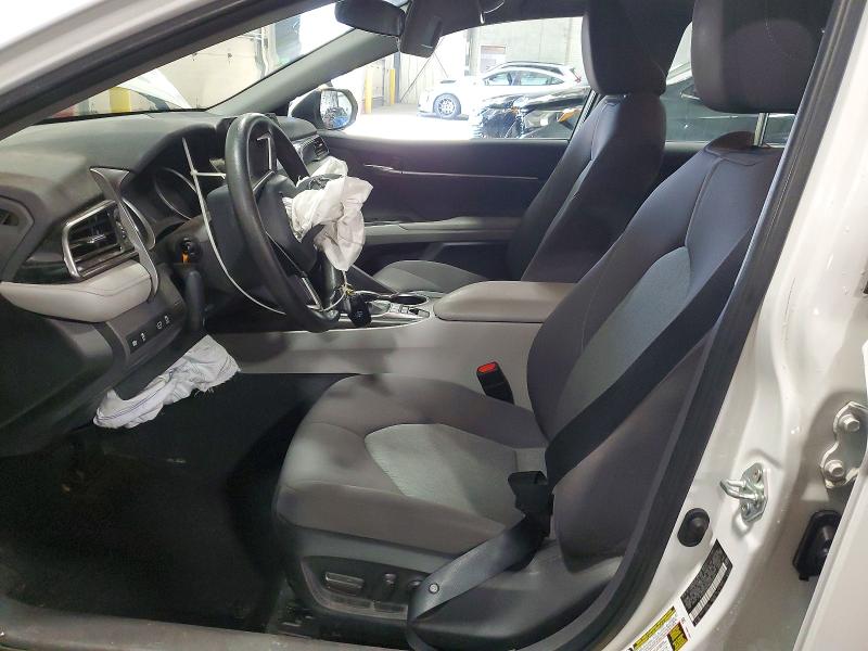79497745 :رقم المزاد ، 4T1C31AKXNU581464 vin ، 2022 Toyota Camry Hybrid مزاد بيع