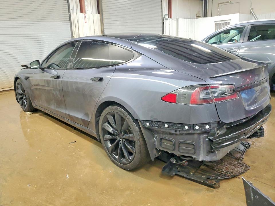 45499346 :رقم المزاد ، 5YJSA1E67MF451605 vin ، 2021 Tesla Model S مزاد بيع
