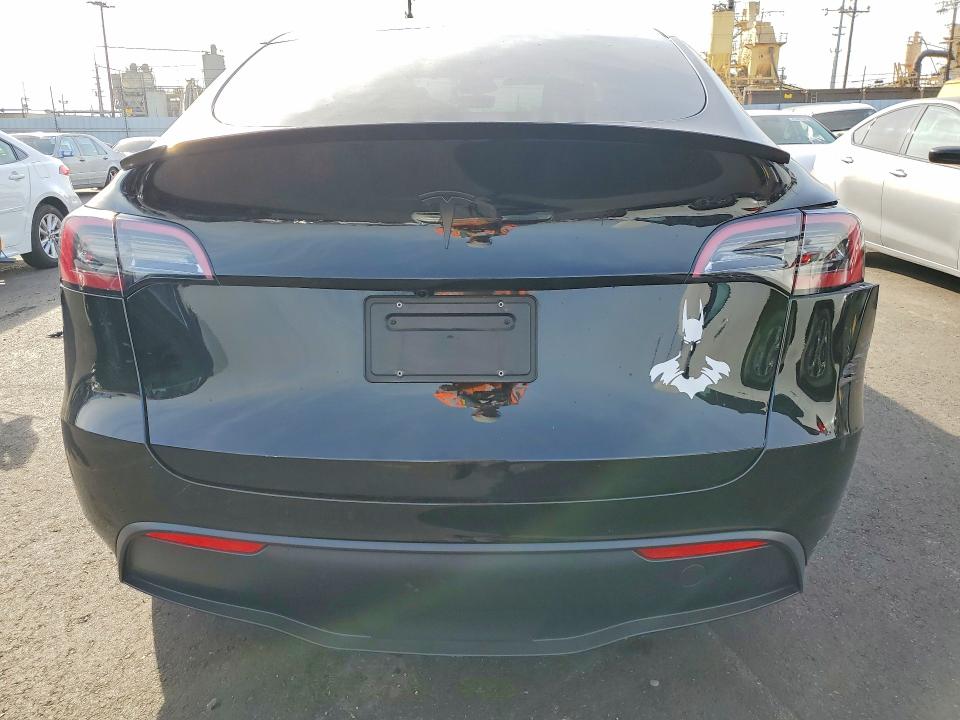 2025 Tesla Model Y მანქანა იყიდება აუქციონზე, vin: 7SAYGDED4SA375945, აუქციონის ნომერი: 47882736