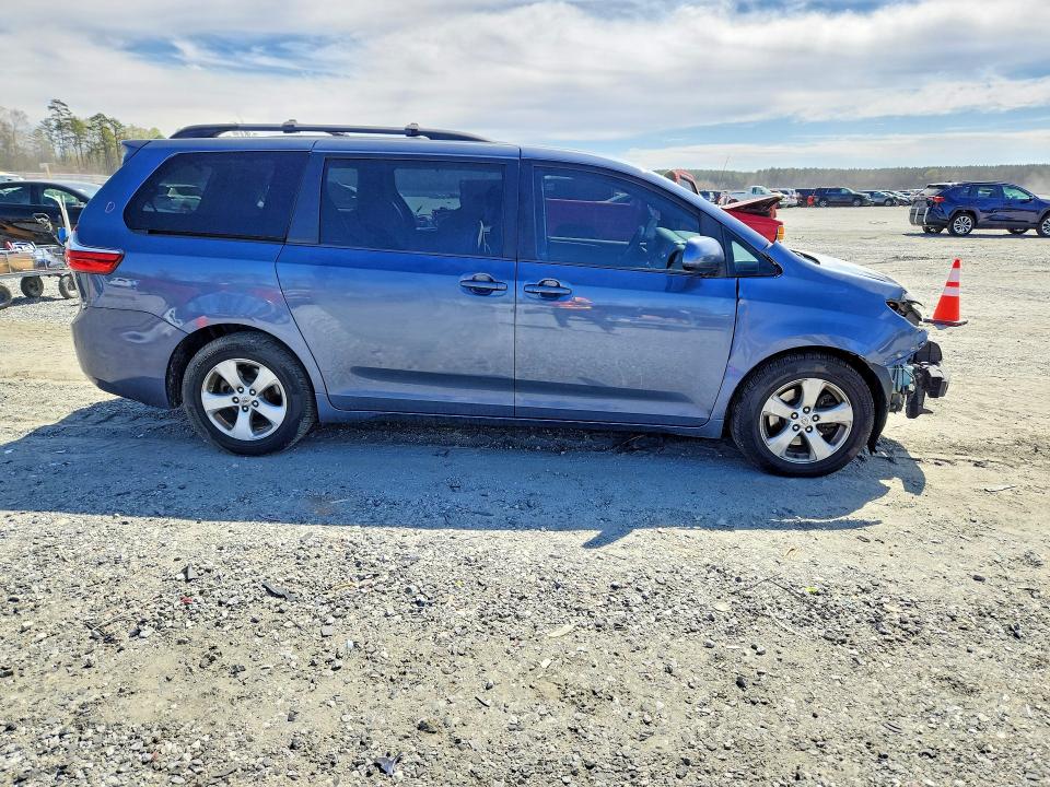 2015 Toyota Sienna მანქანა იყიდება აუქციონზე, vin: 5TDKK3DC8FS583559, აუქციონის ნომერი: 47018106