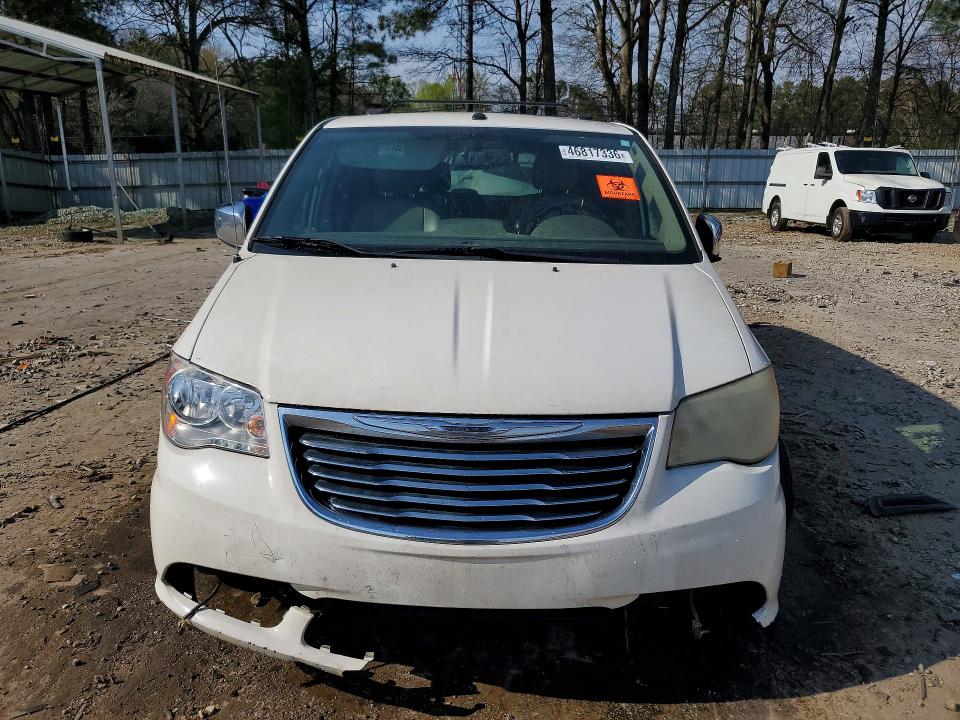 46817336 :رقم المزاد ، 2A4RR8DG3BR613333 vin ، 2011 Chrysler Town & Country مزاد بيع