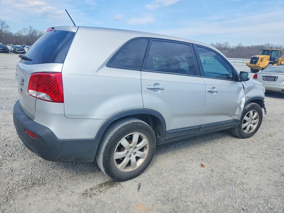 2011 Kia Sorento მანქანა იყიდება აუქციონზე, vin: 5XYKT3A10BG161809, აუქციონის ნომერი: 45648306
