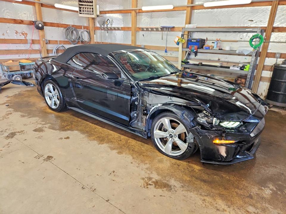 47021286 :رقم المزاد ، 1FATP8UH1J5112159 vin ، 2018 Ford Mustang مزاد بيع