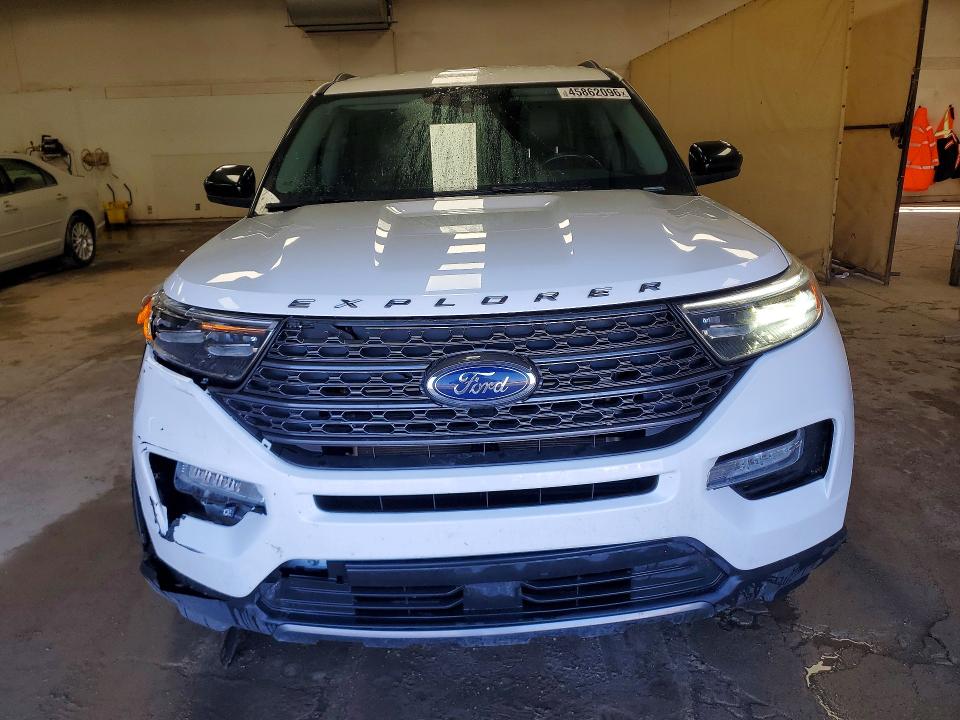 Продажа на аукционе авто 2022 Ford Explorer, vin: 1FMSK8DH7NGB72800, номер лота: 45862096