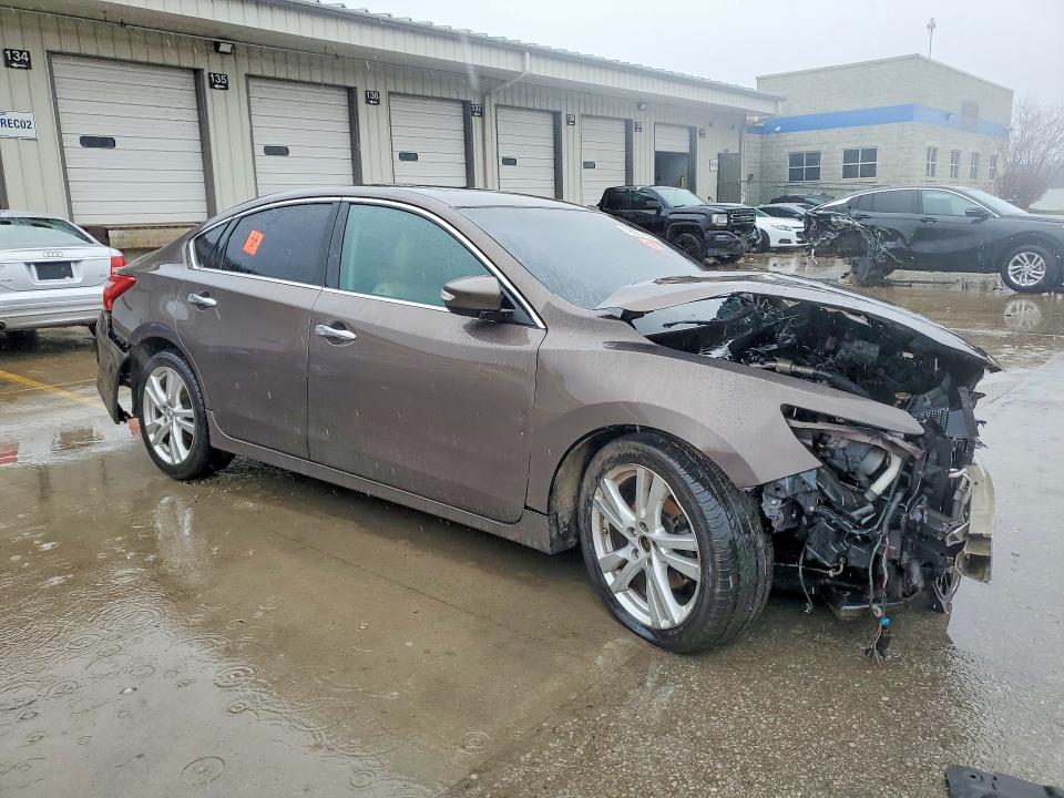 Продажа на аукционе авто 2016 Nissan Altima, vin: 1N4BL3AP5GC118234, номер лота: 49702616