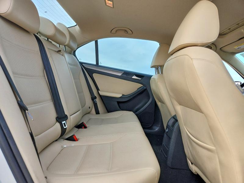 46813326 :رقم المزاد ، 3VWDB7AJ6JM252245 vin ، 2018 Volkswagen Jetta مزاد بيع
