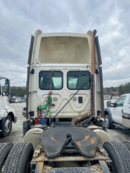 2016 Freightliner Cascadia 1 მანქანა იყიდება აუქციონზე, vin: 1FUBGEDV3GLHC5616, აუქციონის ნომერი: 77429025