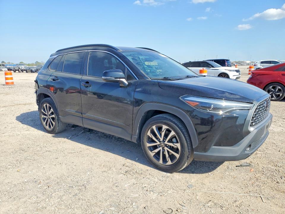 46900606 :رقم المزاد ، 7MUEAAAGXNV015815 vin ، 2022 Toyota Corolla Cross مزاد بيع