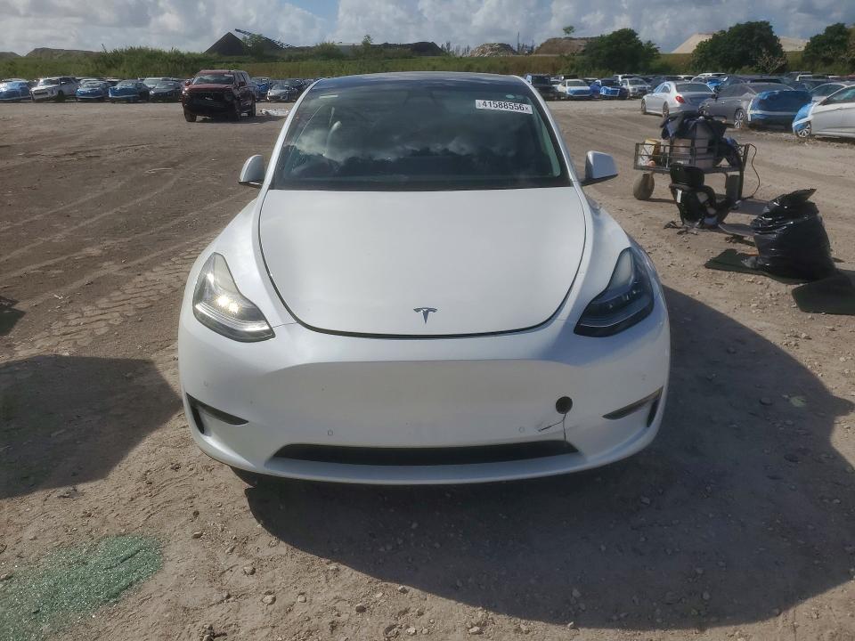 41588556 :رقم المزاد ، 7SAYGAEE2NF316438 vin ، 2022 Tesla Model Y مزاد بيع