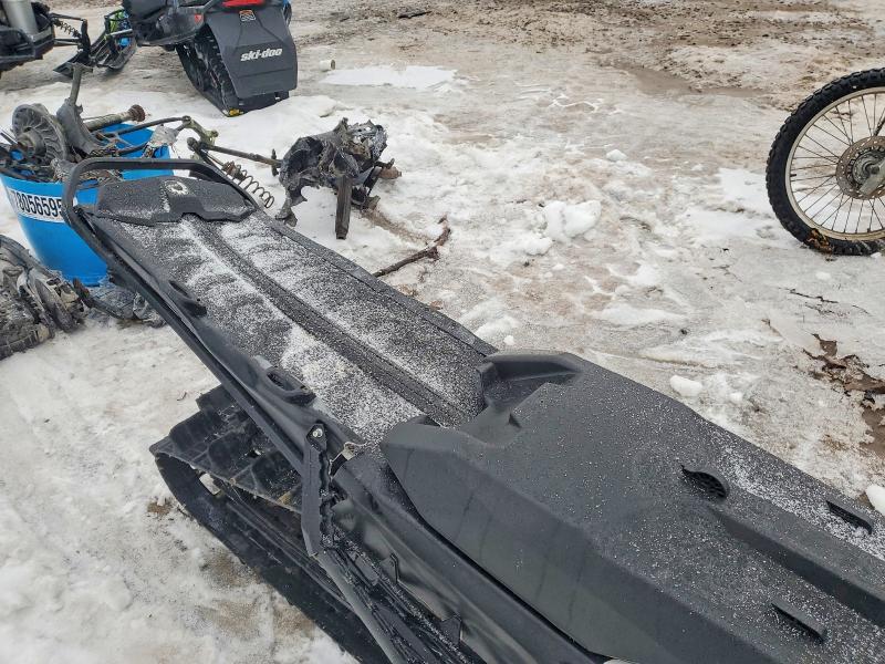 79561595 :رقم المزاد ، 2BPSVHJF8JV000015 vin ، 2018 Ski Doo Freeride 154 S-38 85 مزاد بيع