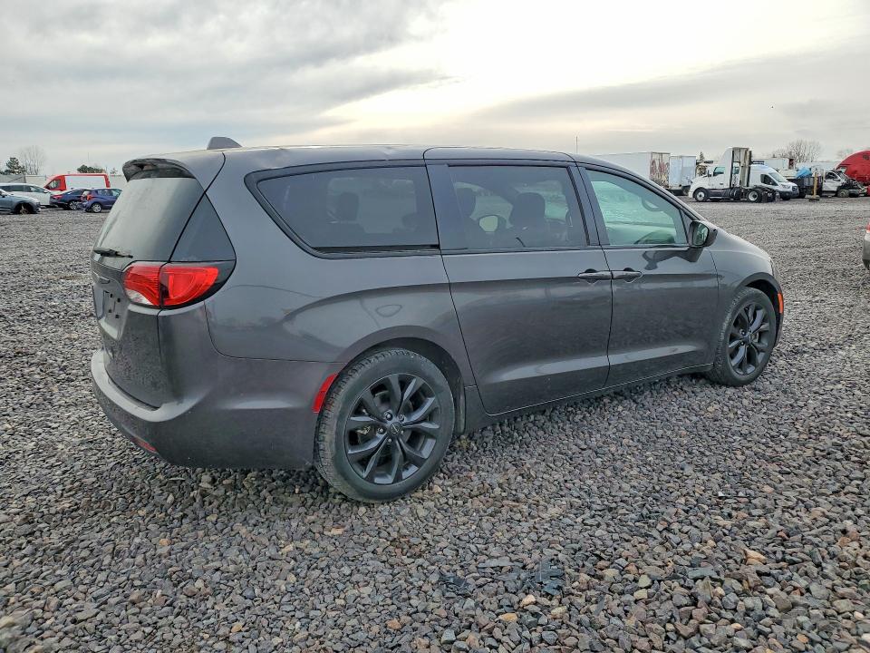 2020 Chrysler Pacifica მანქანა იყიდება აუქციონზე, vin: 2C4RC1FG3LR223748, აუქციონის ნომერი: 46921146