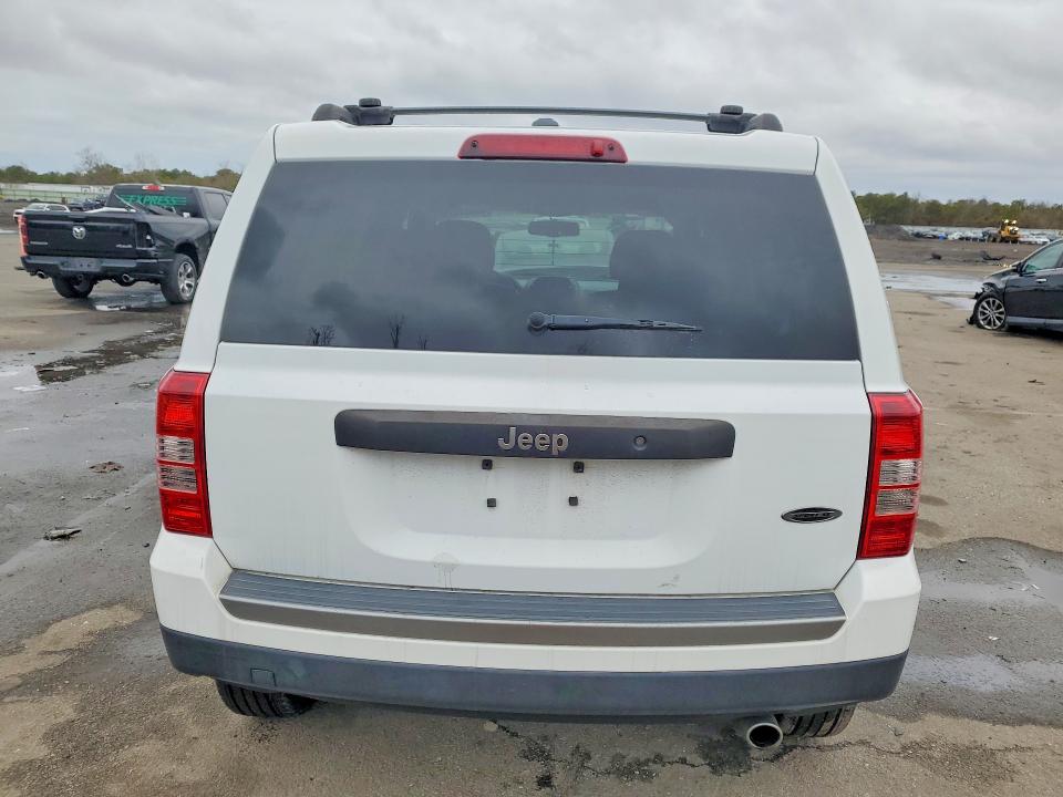 46097826 :رقم المزاد ، 1C4NJPBA5HD131799 vin ، 2017 Jeep Patriot مزاد بيع