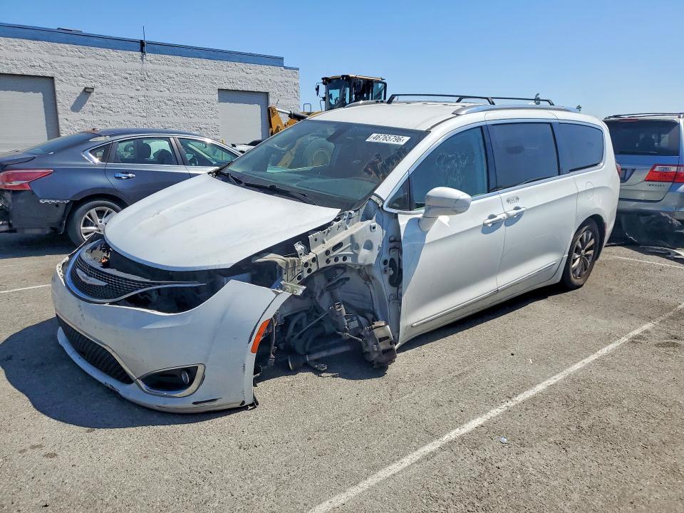 2019 Chrysler Pacifica მანქანა იყიდება აუქციონზე, vin: 2C4RC1BG5KR626294, აუქციონის ნომერი: 46765796