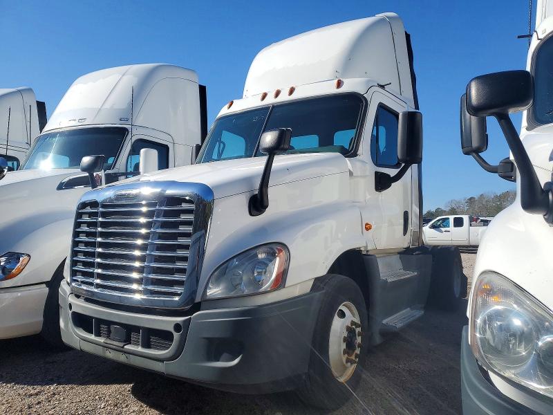 2016 Freightliner Cascadia 125 მანქანა იყიდება აუქციონზე, vin: 1FUBGEDV8GLHC5658, აუქციონის ნომერი: 46212226