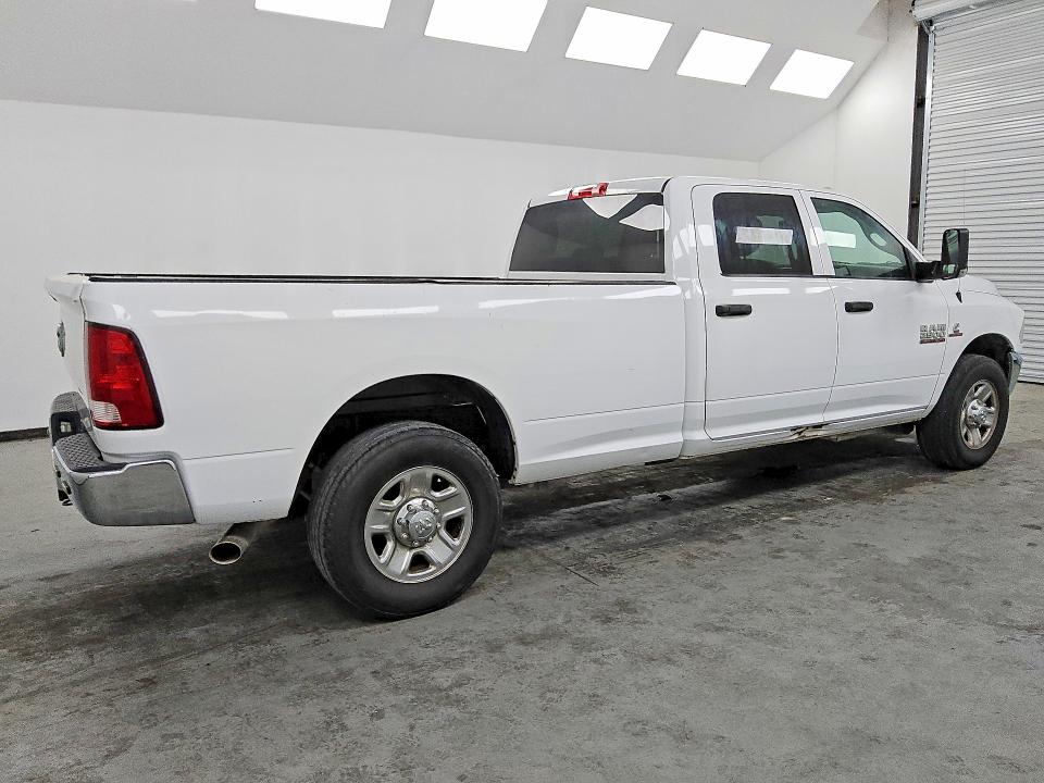 Продажа на аукционе авто 2018 Ram 2500, vin: 3C6UR4HLXJG325580, номер лота: 46405006