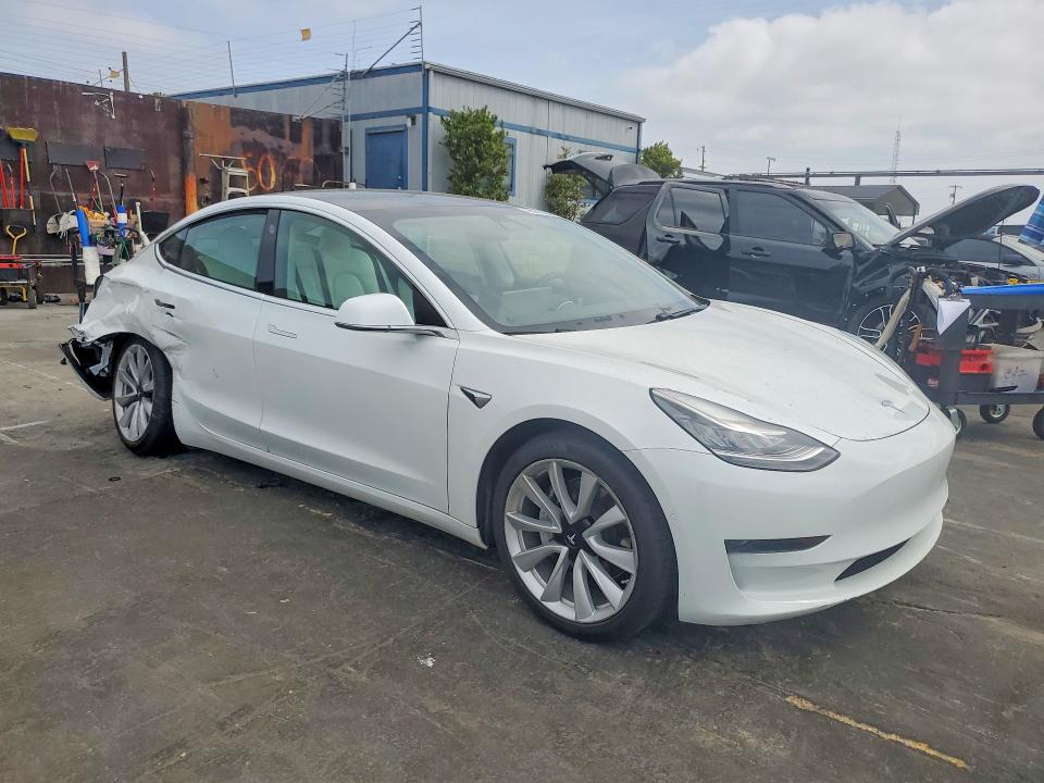 48082866 :رقم المزاد ، 5YJ3E1EAXLF775210 vin ، 2020 Tesla Model 3 مزاد بيع