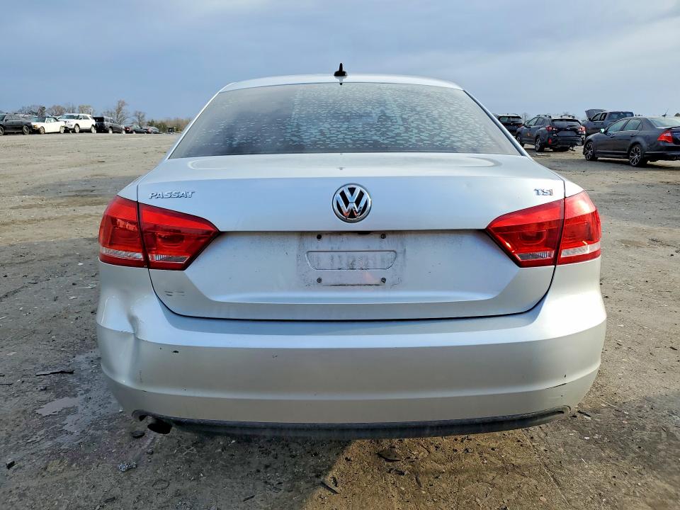 47932956 :رقم المزاد ، 1VWAT7A38FC104608 vin ، 2015 Volkswagen Passat مزاد بيع