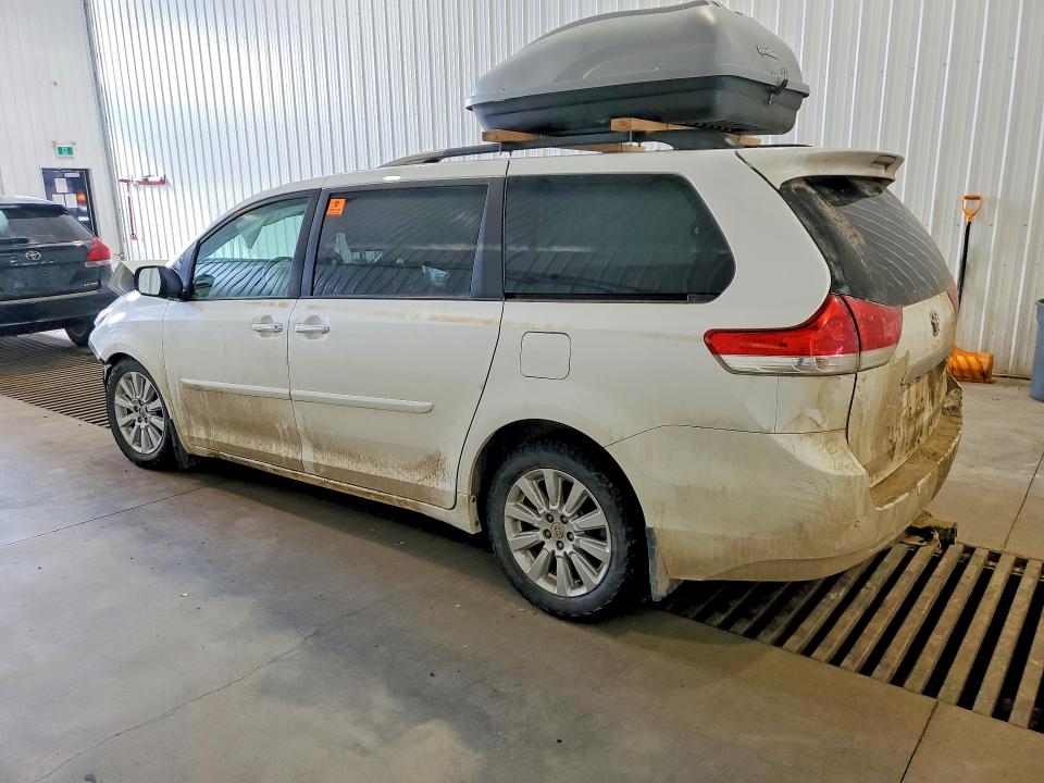 Продажа на аукционе авто 2014 Toyota Sienna, vin: 5TDDK3DCXES085242, номер лота: 41816986