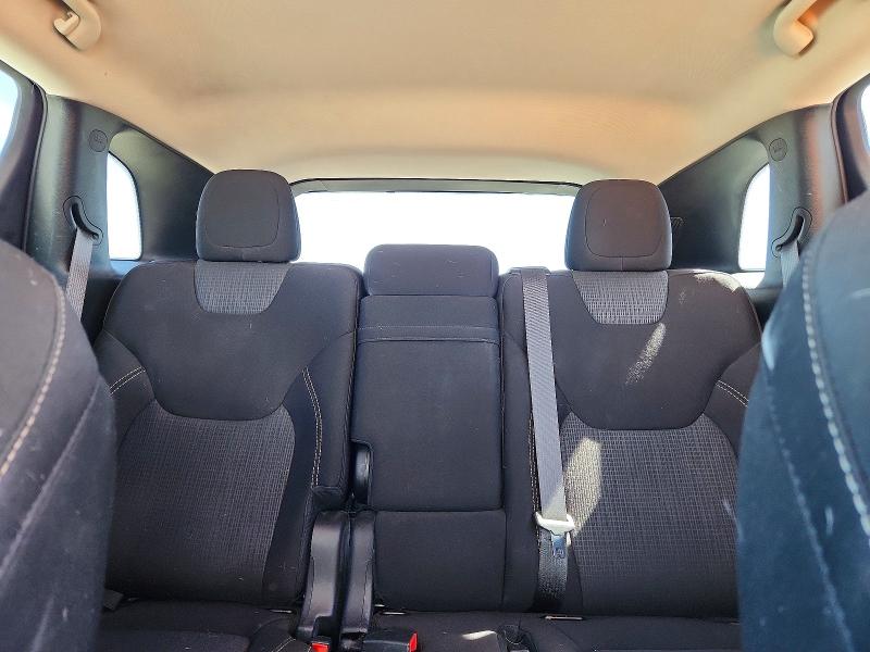 47611956 :رقم المزاد ، 1C4PJMCS9FW523894 vin ، 2015 Jeep Cherokee مزاد بيع