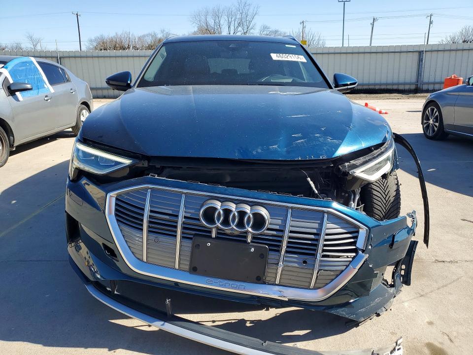 46029156 :رقم المزاد ، WA1VAAGE5KB012480 vin ، 2019 Audi E-tron مزاد بيع
