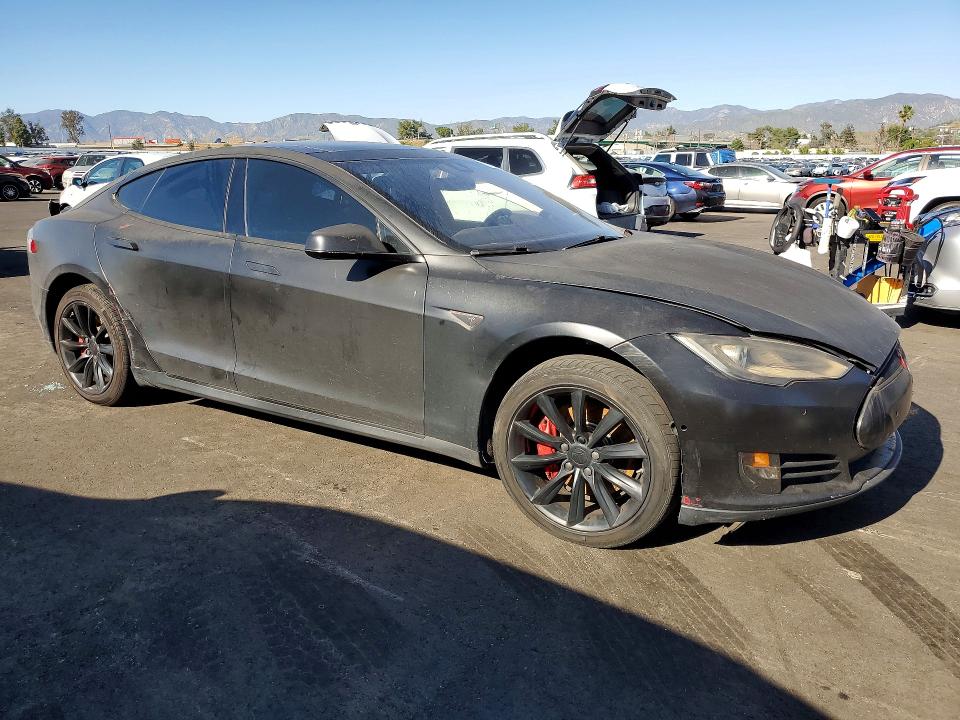 Продажа на аукционе авто 2014 Tesla Model S, vin: 5YJSA1S18EFP57058, номер лота: 79828665