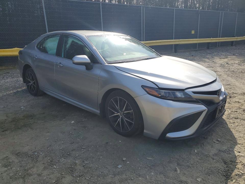 2021 Toyota Camry მანქანა იყიდება აუქციონზე, vin: 4T1G11AK7MU531076, აუქციონის ნომერი: 47464976