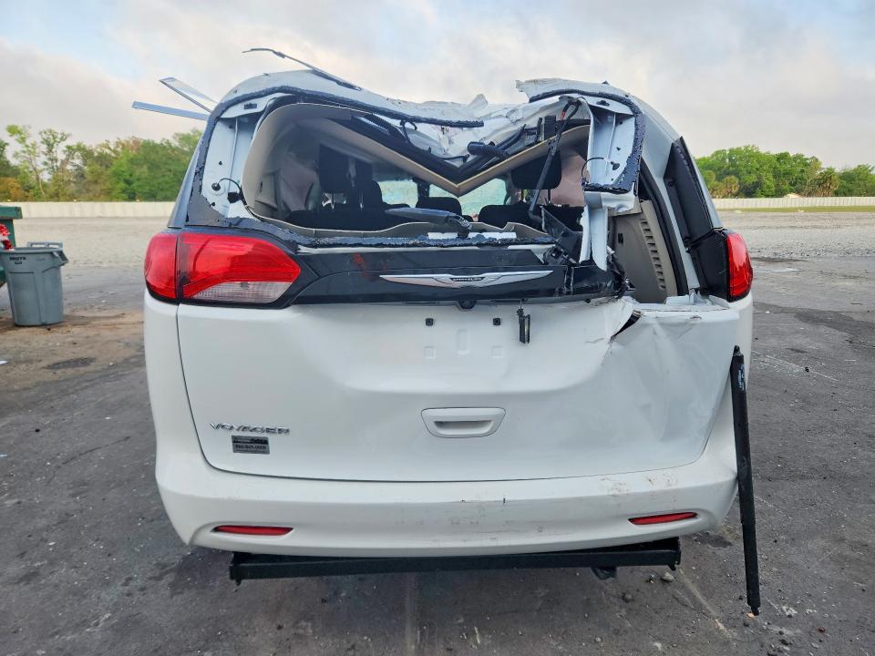 47318926 :رقم المزاد ، 2C4RC1CG4NR203791 vin ، 2022 Chrysler Voyager مزاد بيع
