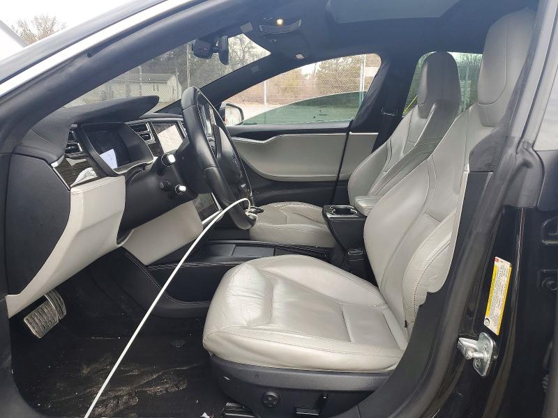 2015 Tesla Model S მანქანა იყიდება აუქციონზე, vin: 5YJSA1E43FF118352, აუქციონის ნომერი: 41742736