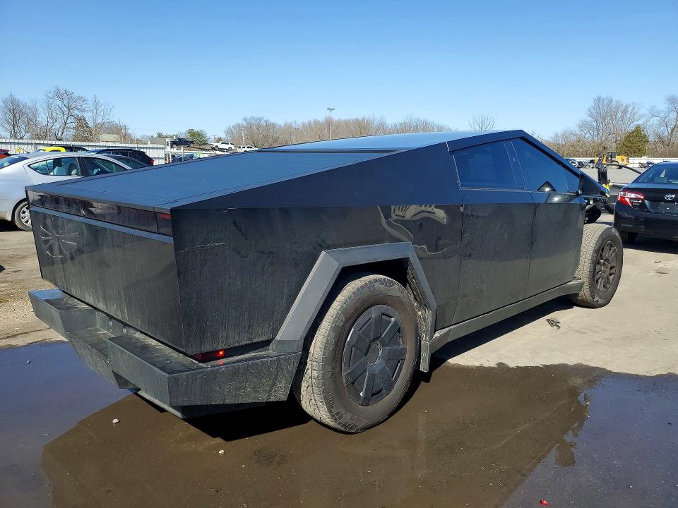 41796926 :رقم المزاد ، 7G2CEHED7SA074507 vin ، 2025 Tesla Cybertruck مزاد بيع
