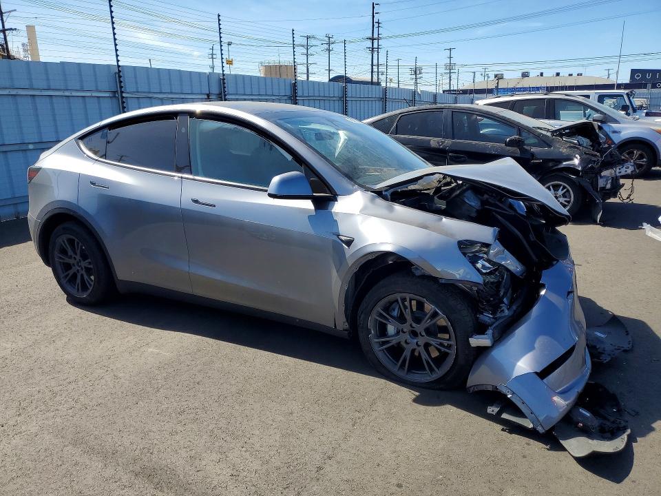 Продаж на аукціоні авто 2024 Tesla Model Y, vin: 7SAYGDED7RF211585, номер лоту: 46400366