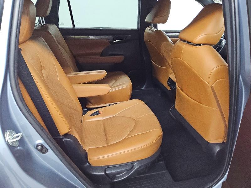 76465285 :رقم المزاد ، 5TDFZRBH1NS215737 vin ، 2022 Toyota Highlander مزاد بيع