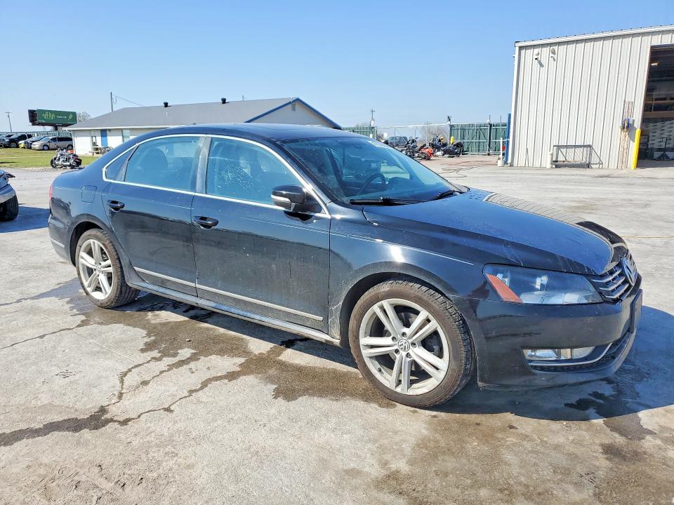 47578856 :رقم المزاد ، 1VWCN7A30DC054559 vin ، 2013 Volkswagen Passat مزاد بيع