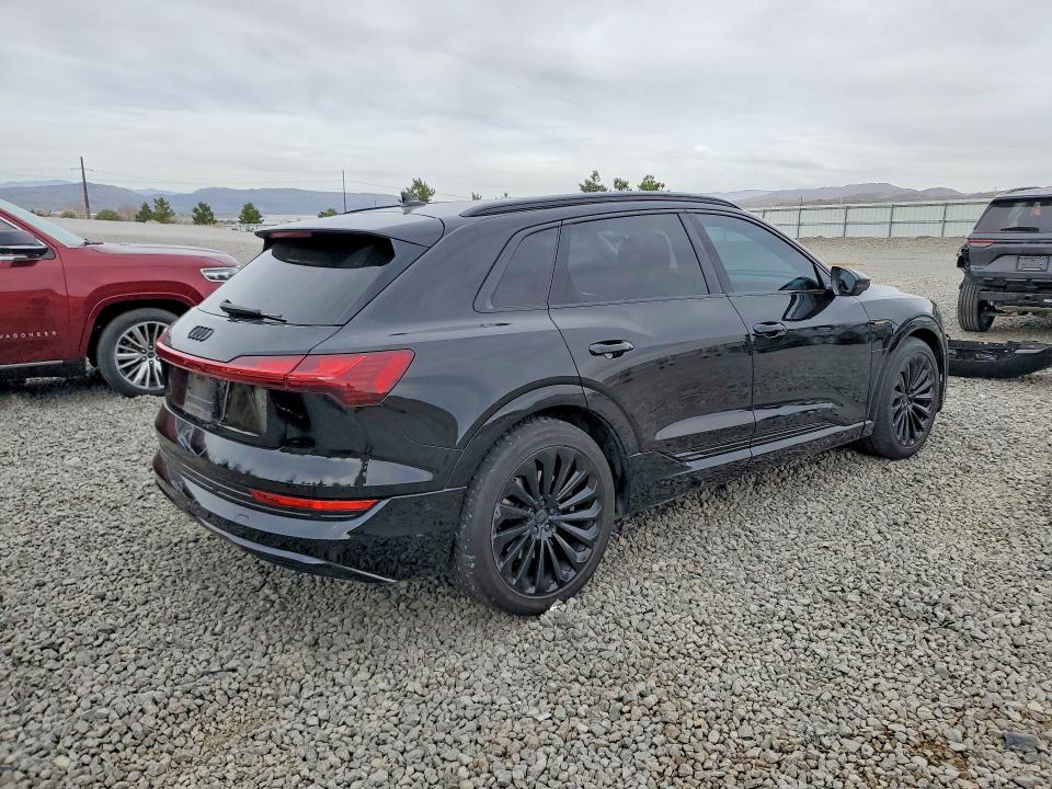 48141236 :رقم المزاد ، WA1VAAGE4KB009196 vin ، 2019 Audi E-tron مزاد بيع