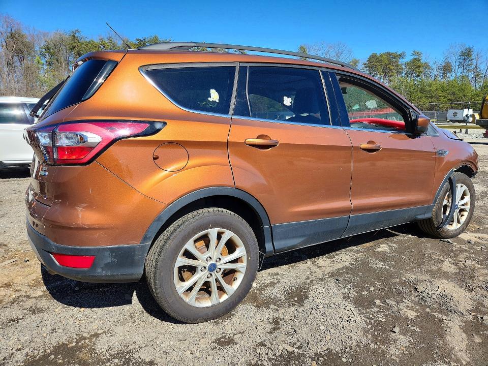 77567605 :رقم المزاد ، 1FMCU9G91HUC06129 vin ، 2017 Ford Escape مزاد بيع